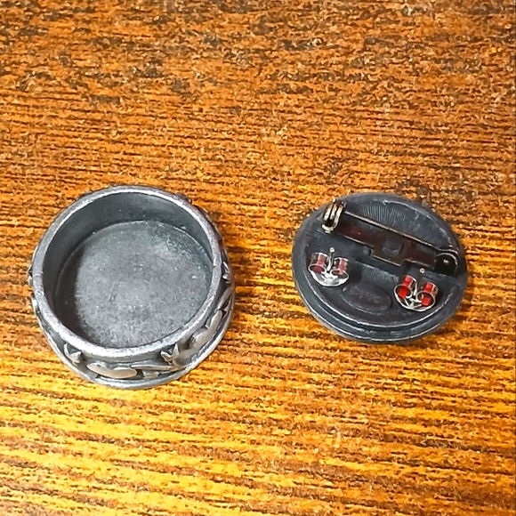 Torino Pewter Horse Earrings, Pin / Brooch, Trinket Box Combination Jewelry Set - Picture 2 of 7